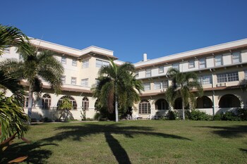 Crystal Bay Hotel St Petersburg - Guest Reservations